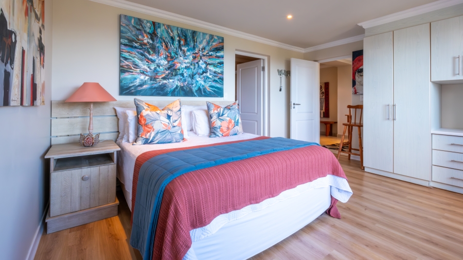 7 Bedroom Property for Sale in Beacon Isle Western Cape